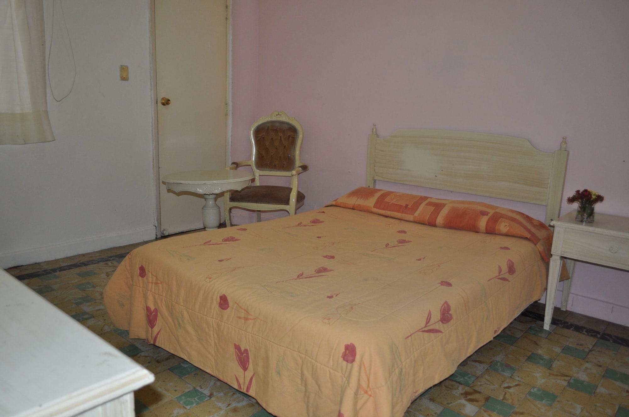 איראפואטו Hotel Viena מראה חיצוני תמונה