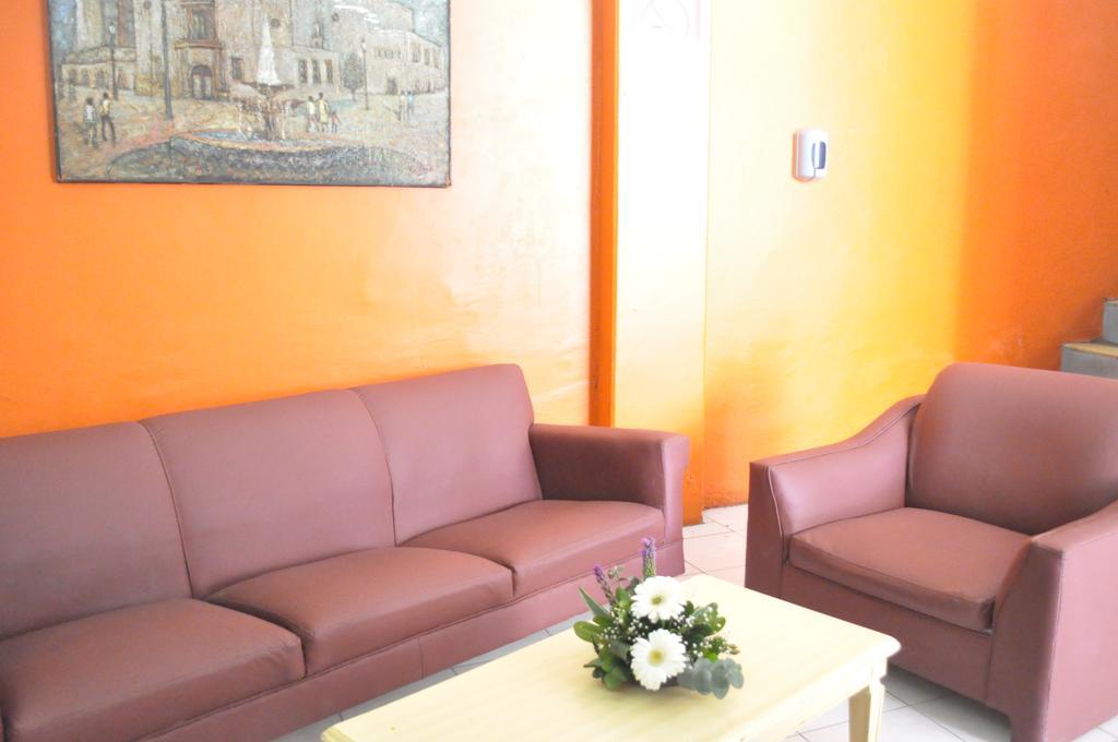 איראפואטו Hotel Viena מראה חיצוני תמונה