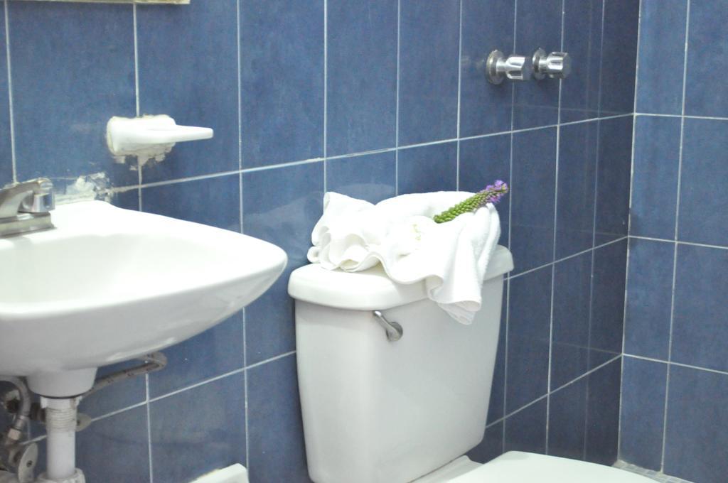 איראפואטו Hotel Viena מראה חיצוני תמונה
