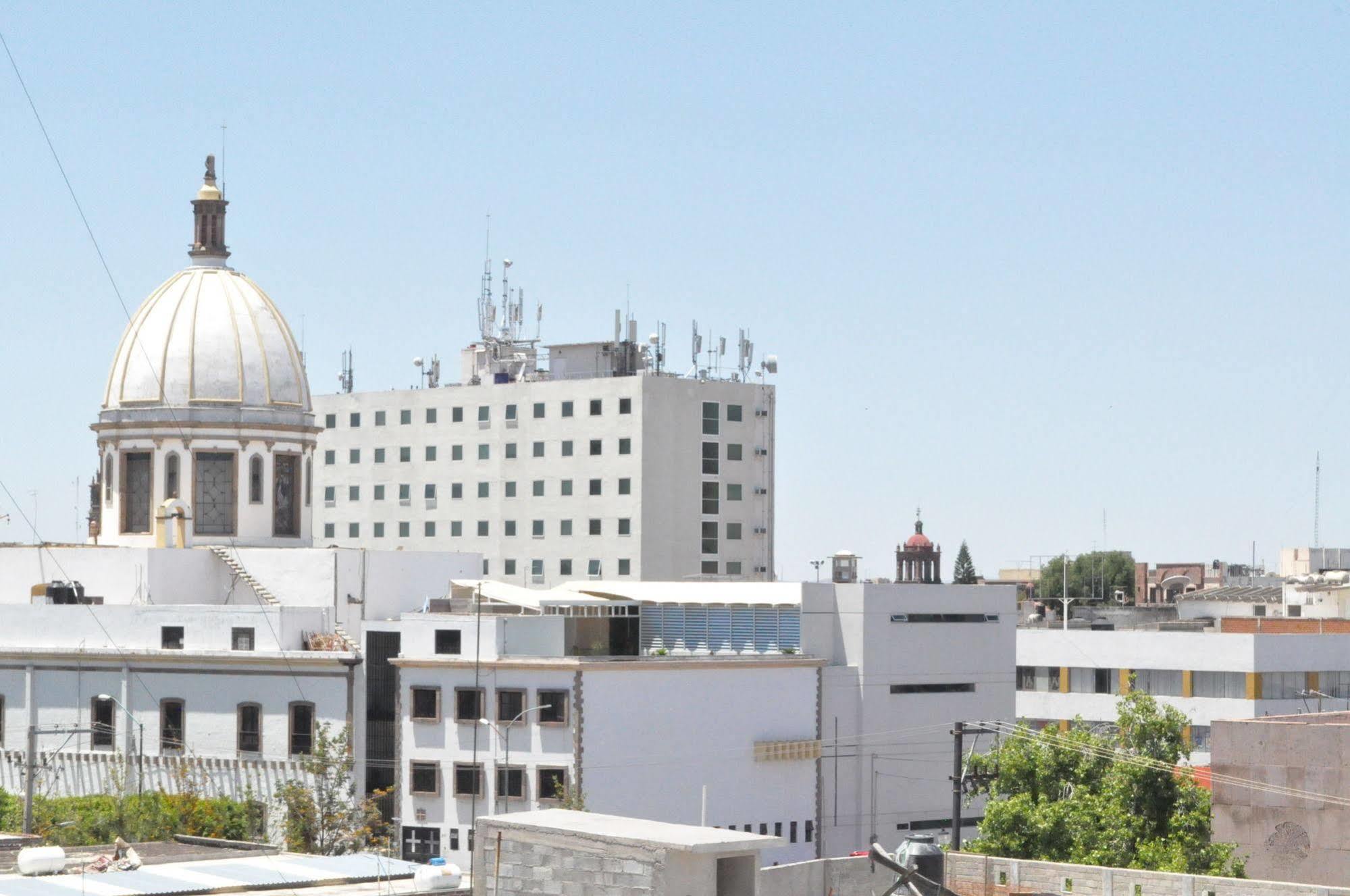 איראפואטו Hotel Viena מראה חיצוני תמונה